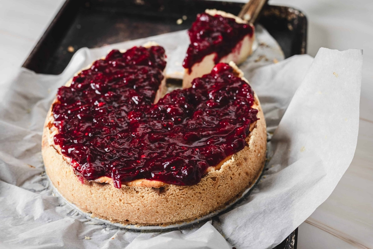 citrus-cranberry-cheesecake-drizzle-recipe