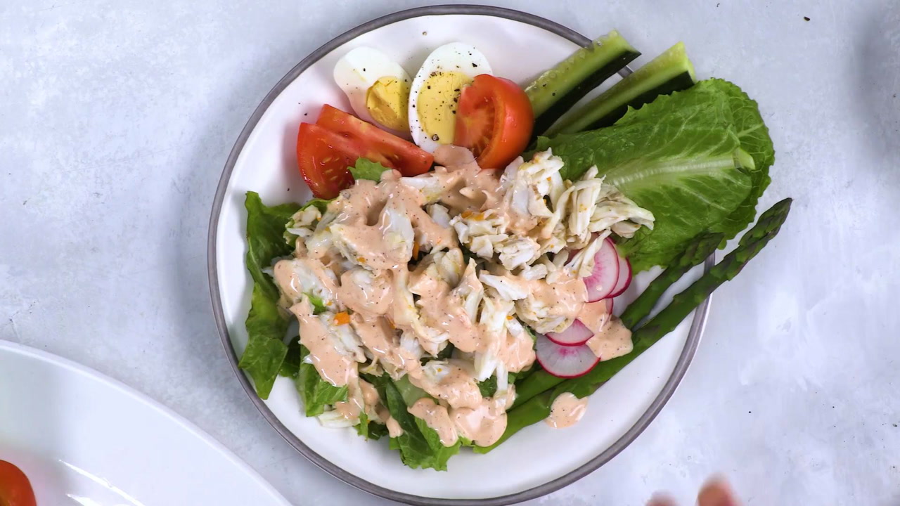 dungeness-crab-salad-with-braeburn-apples-and-red-radishes-recipe