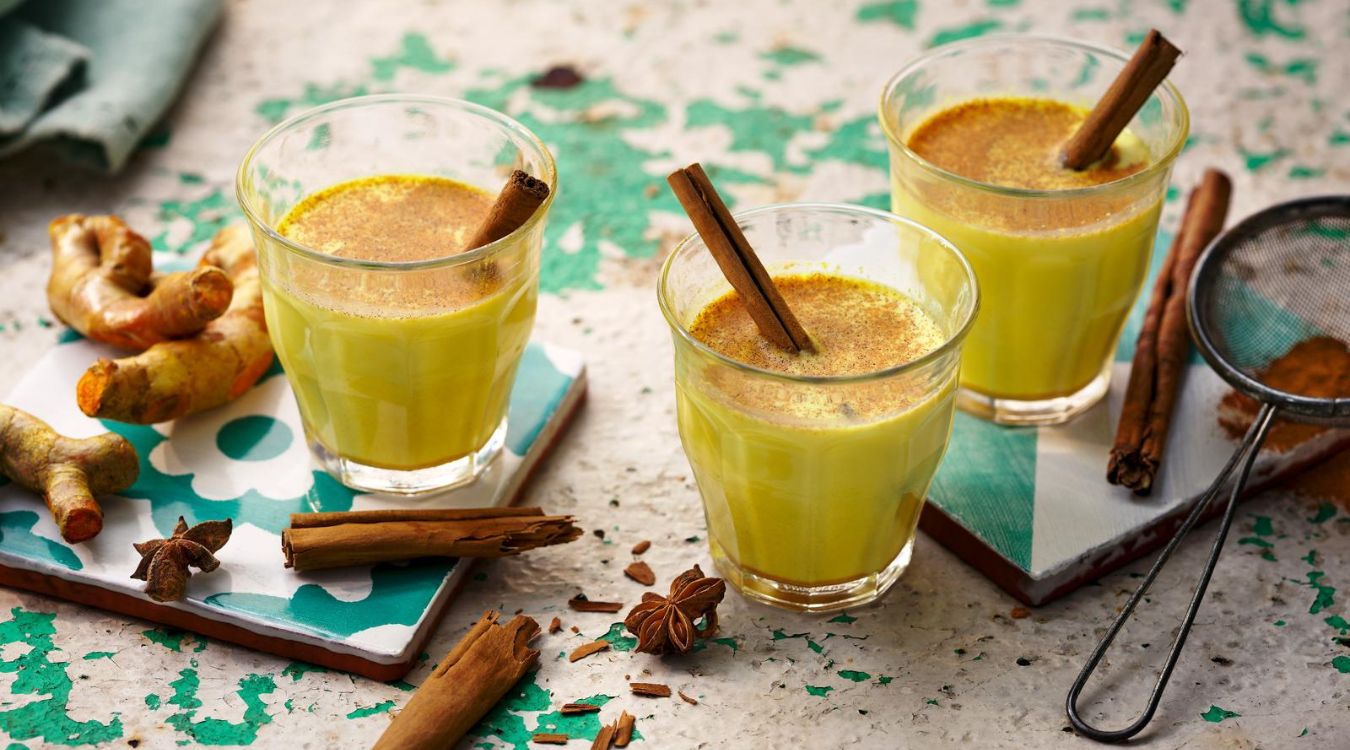 fresh-turmeric-golden-milk-tea-recipe