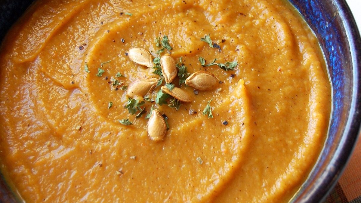 savory-acorn-and-sweet-dumpling-squash-soup-recipe