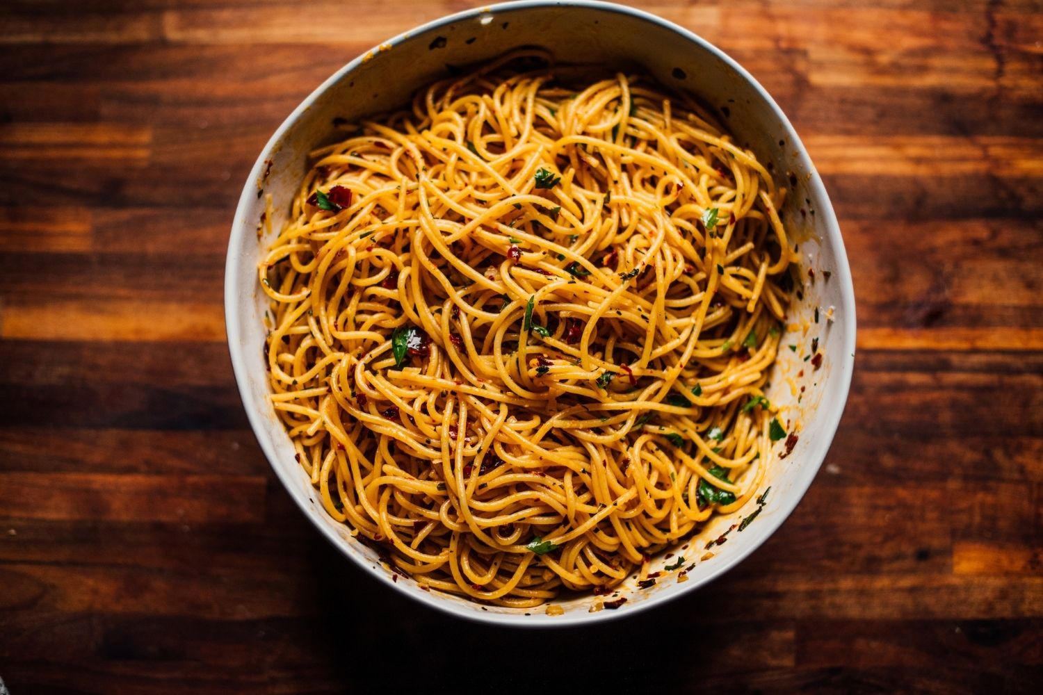 spaghetti-with-garlic-and-chile-de-arbol-recipe